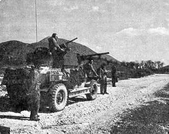Greek National Army soldiers were equiped with British tanks in the 1950s