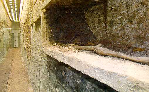 An ancient grave as part of the stromatography